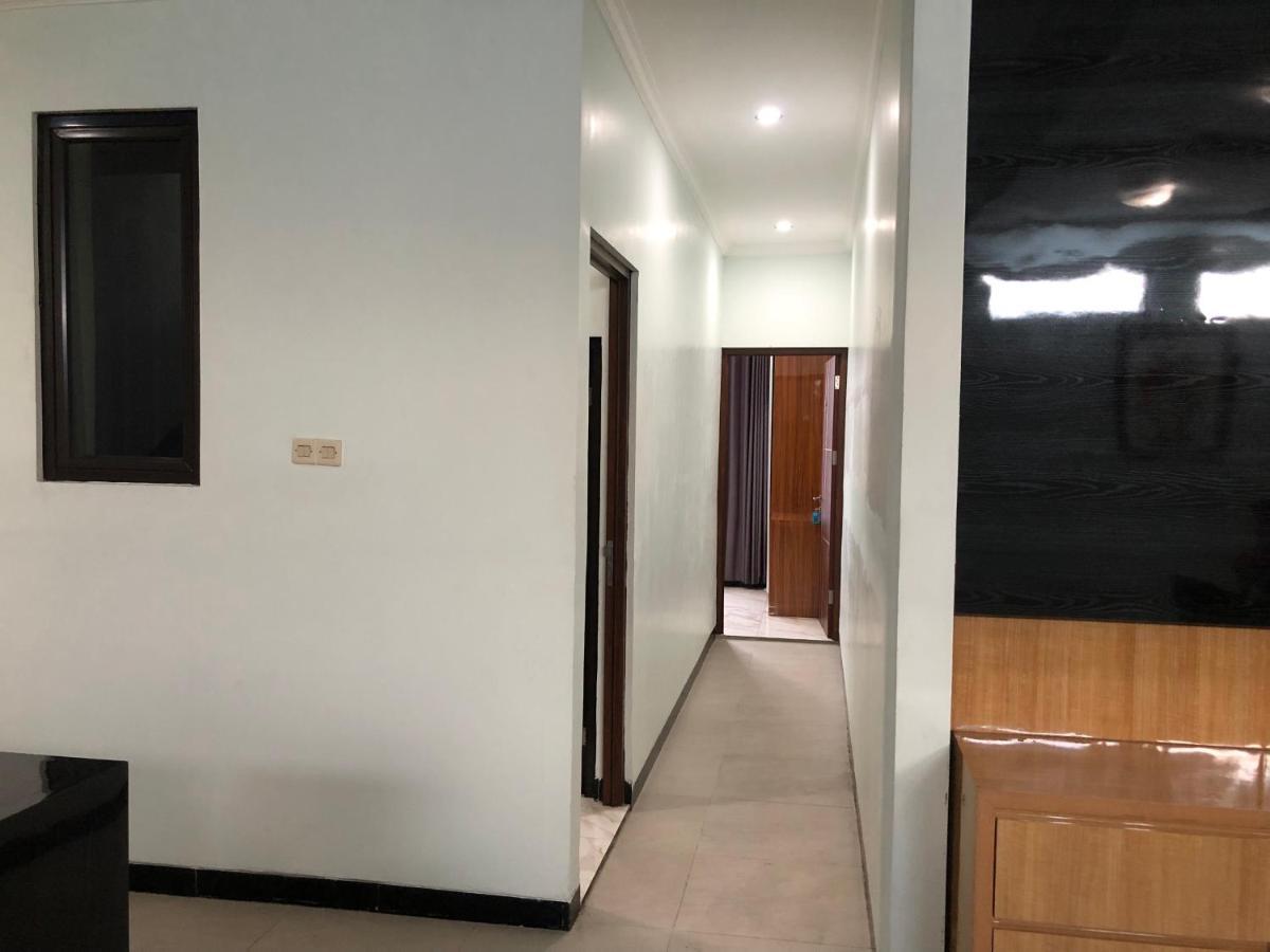 Bening Asri Guesthouse Tangerang Esterno foto