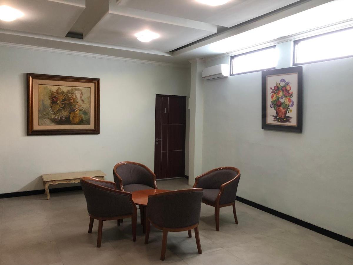 Bening Asri Guesthouse Tangerang Esterno foto