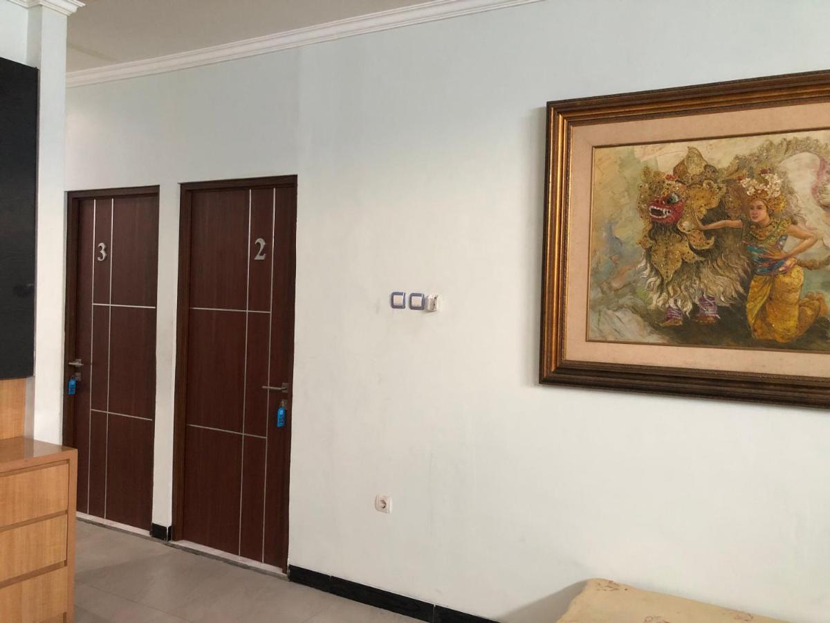Bening Asri Guesthouse Tangerang Esterno foto