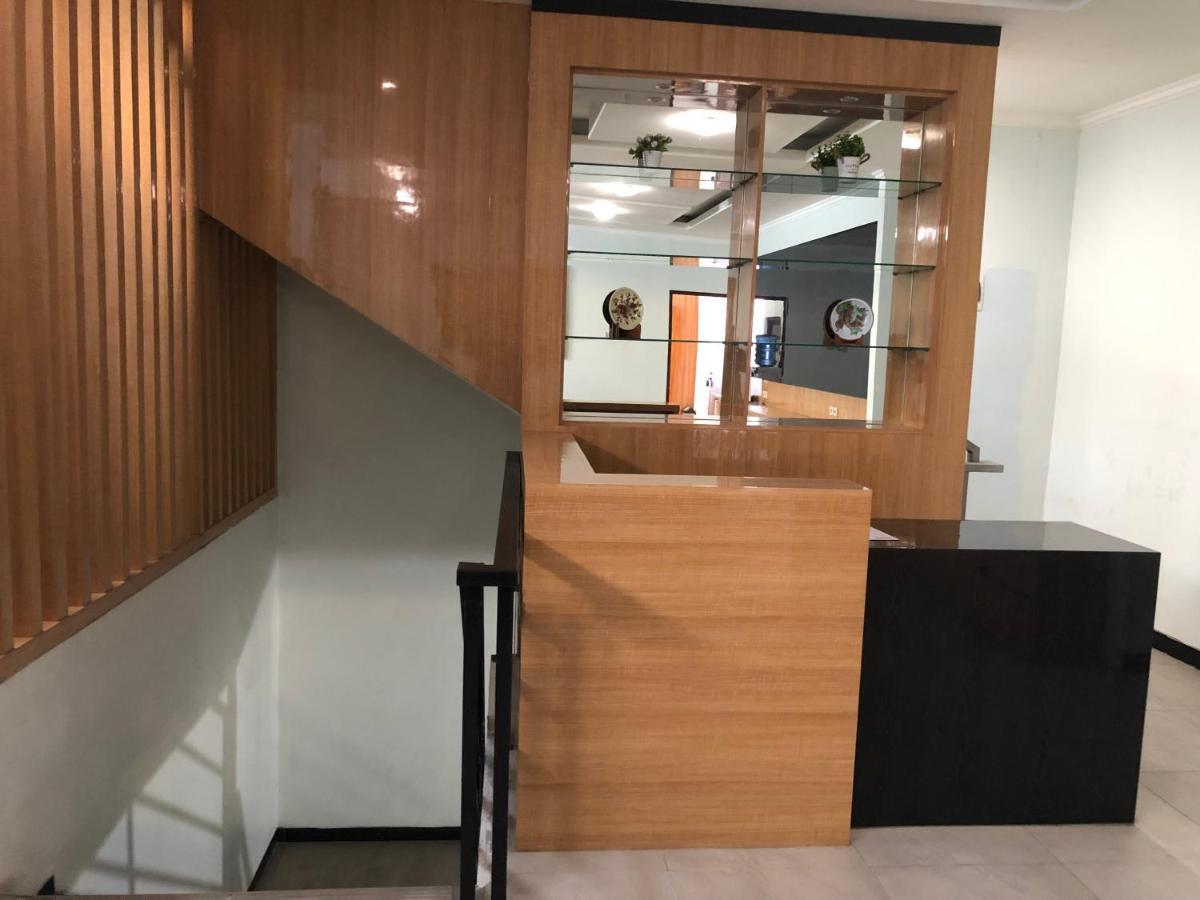 Bening Asri Guesthouse Tangerang Esterno foto